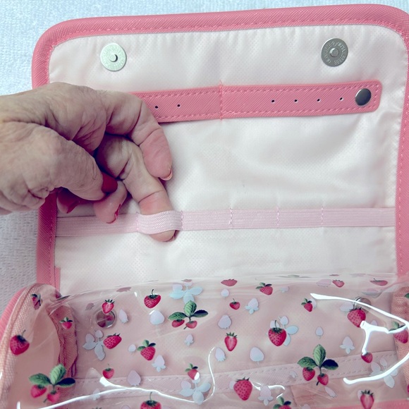 NWOT.Miamica Pink Strawberry Print Makeup and jewelry case - Picture 4 of 10